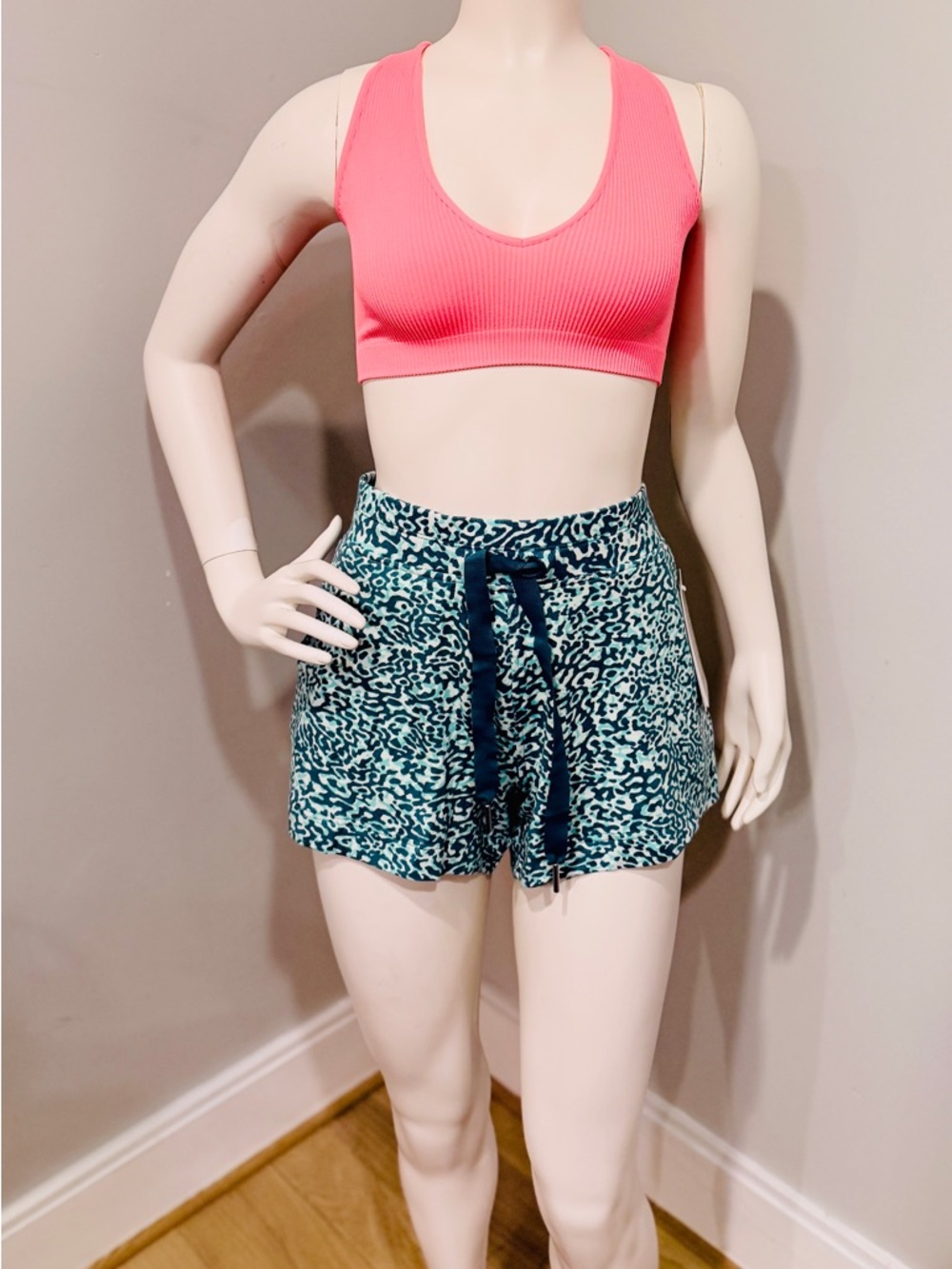 Athleta Balance 4” Shortie Clouded Leopard Blue Print Drawstring Lounge Shorts